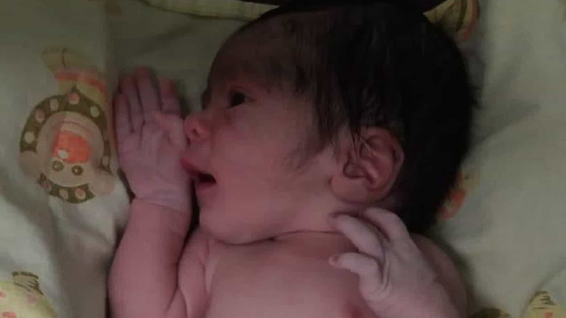 Bebé levado por falsa enfermeira. Suspeita entrou noutro hospital alegando que criança tinha nascido em casa