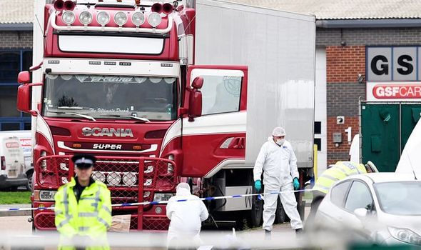 Detidos mais oito suspeitos de envolvimento na morte das 39 pessoas no camião
