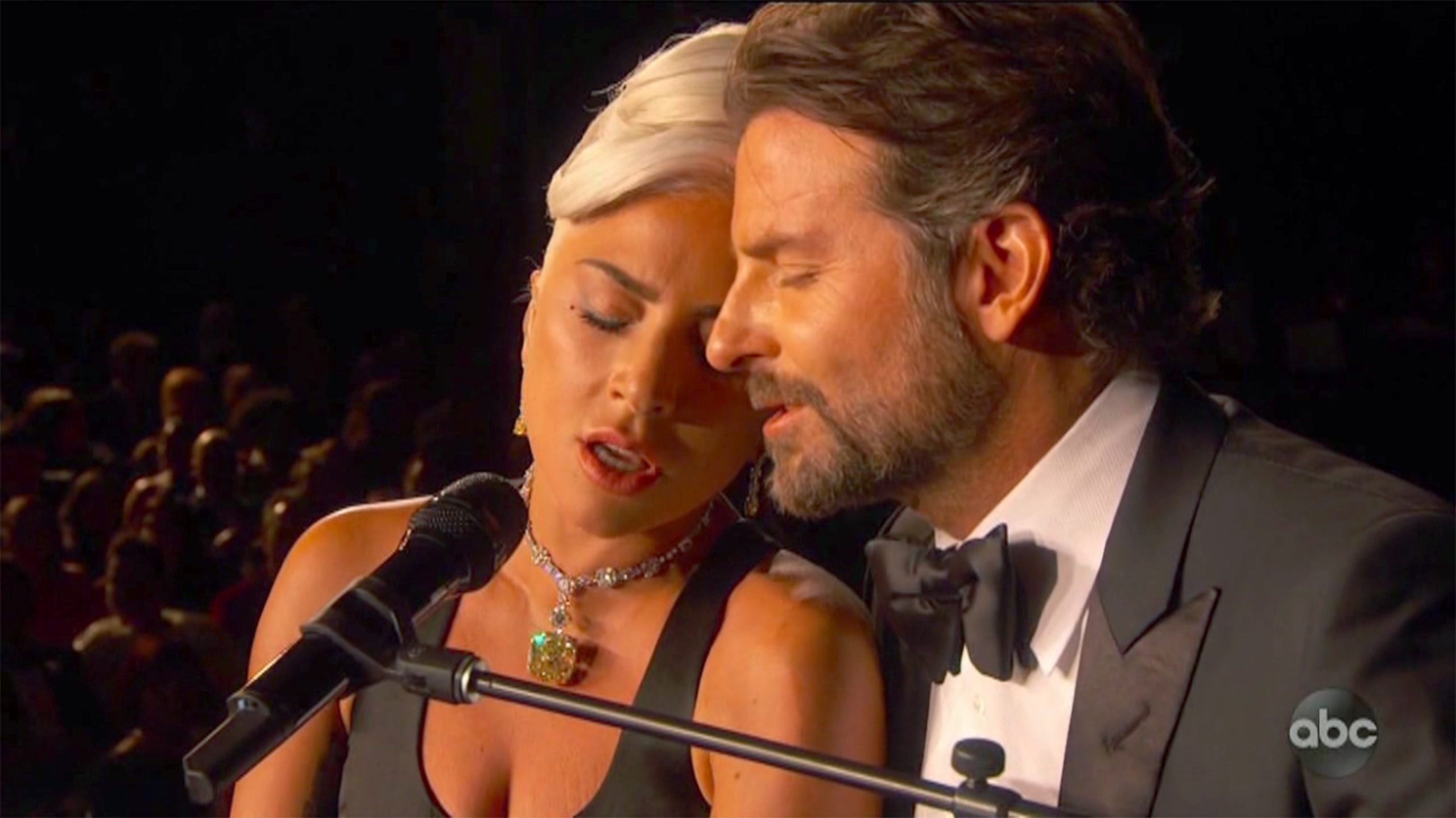 Lady Gaga confessa que planeou romance com Bradley Cooper