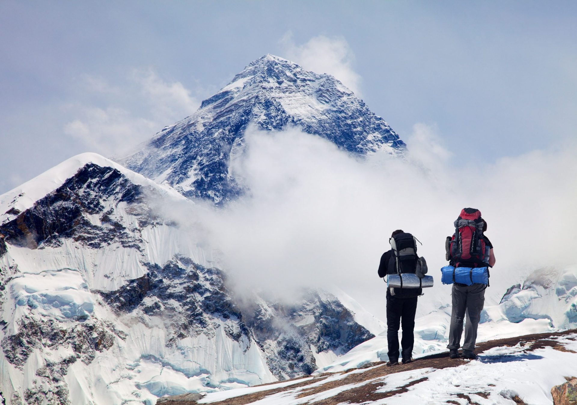 China reduz número de alpinistas no Everest para limpar a montanha