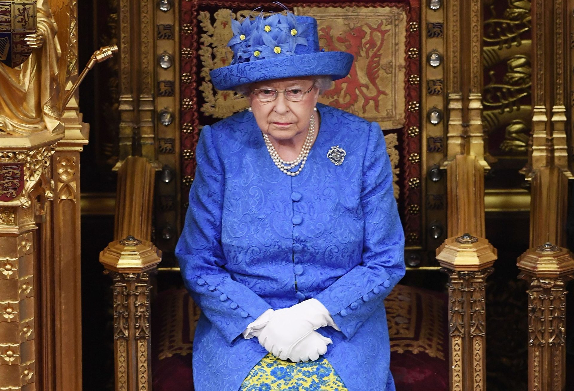 Rainha Isabel II deixa apelo para que britânicos cheguem a um “consenso” para acordo do Brexit