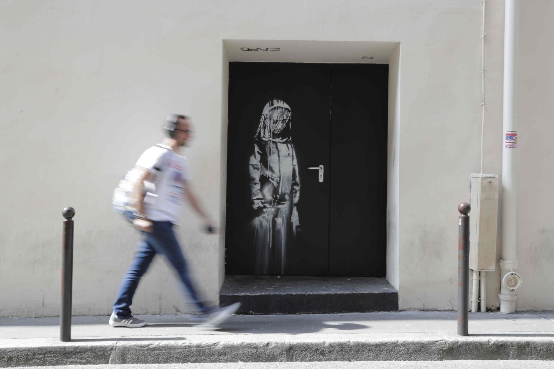 Obra de Bansky em homenagem às vítimas do Bataclan foi roubada