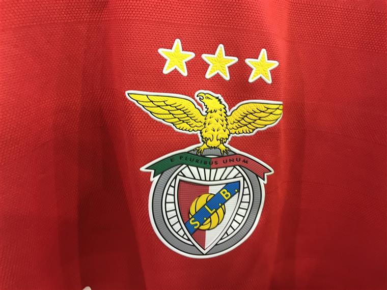 Bombeiros dizem que não houve incêndio nas bancadas em Portimão após jogo com o Benfica