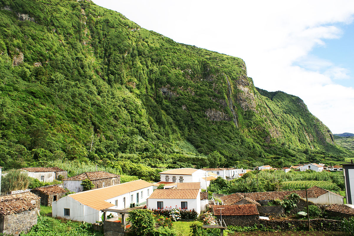 Derrocada em estrada nos Açores isola duas freguesias