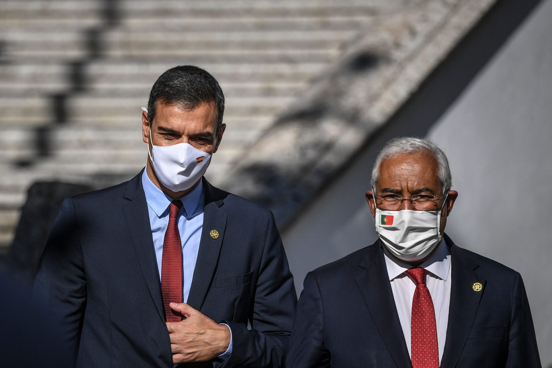 Costa nega regressa ao confinamento no dia em que Portugal regista mais novos casos de covid-19