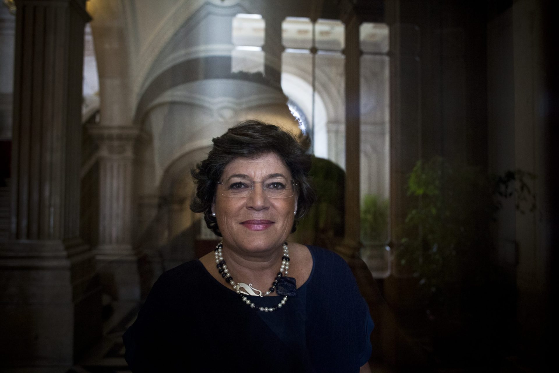 Ana Gomes defende requisição dos privados em situação de emergência do SNS