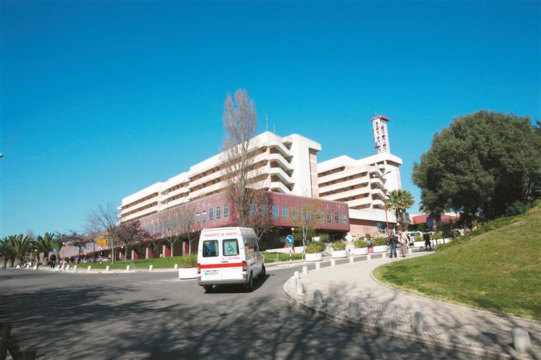 Dez profissionais de saúde do Hospital Garcia de Orta foram infetados pelo novo coronavírus