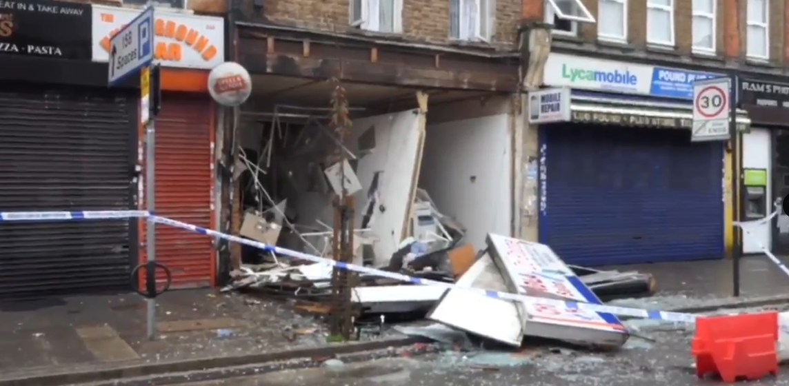 Explosão em Londres provoca duas mortes