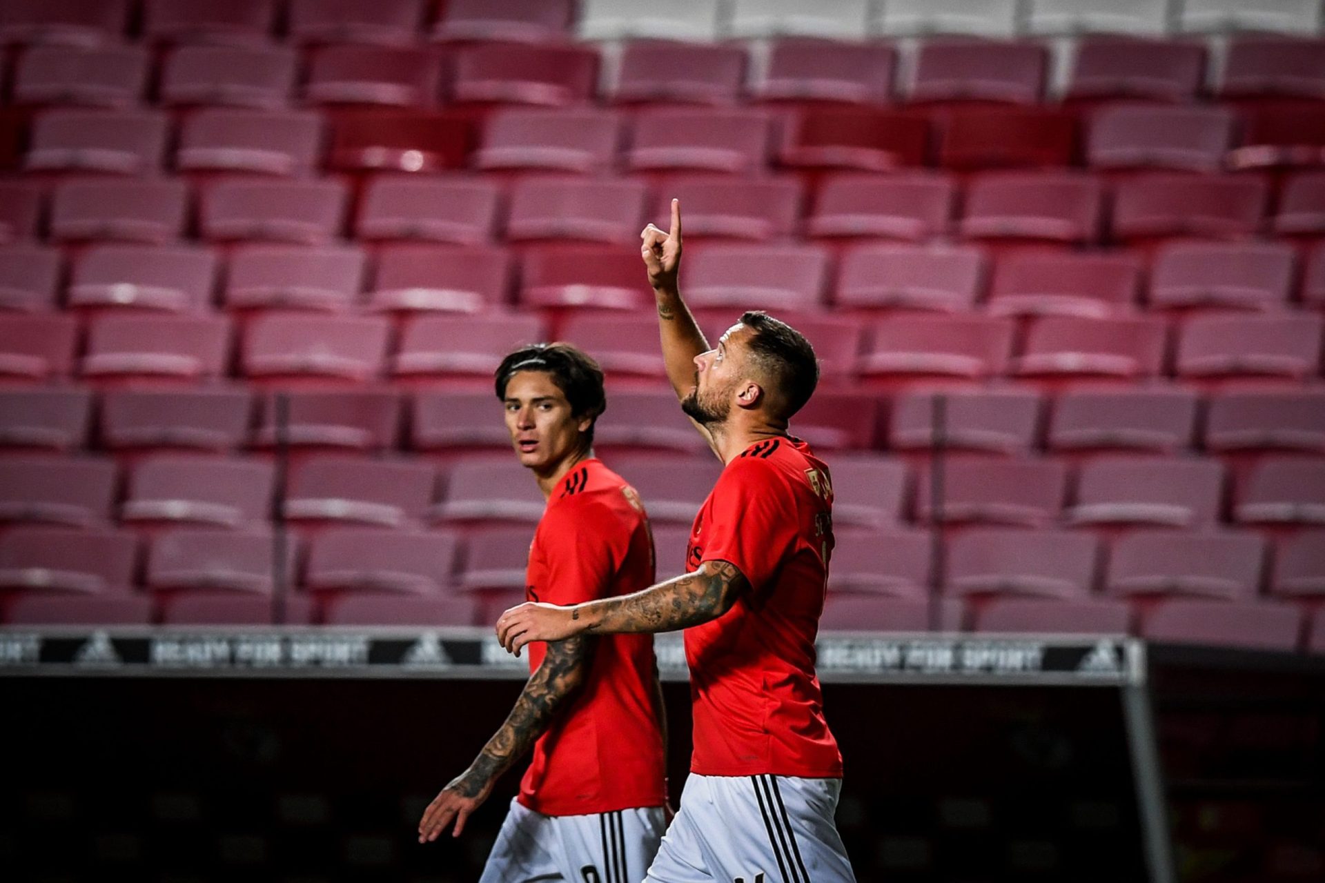 Benfica vence (2-0) Belenenses SAD e reforça liderança da Liga