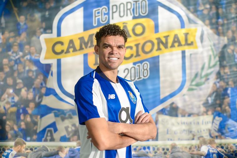 FC Porto esclarece que Pepe não está infetado com covid-19