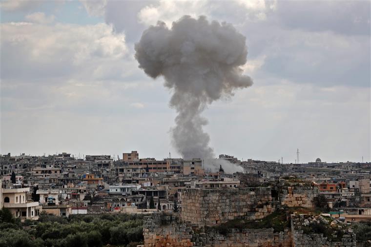 Pelo menos 14 mortos e 40 feridos na sequência de explosão na Síria