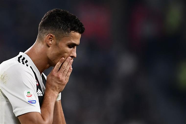 Ronaldo arrisca castigo por furar bolha da Juventus e jogar pela seleção