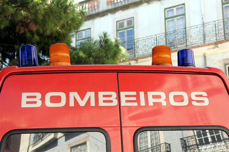 Bombeiros do Distrito do Porto entregaram chaves de ambulâncias ao INEM em forma de protesto
