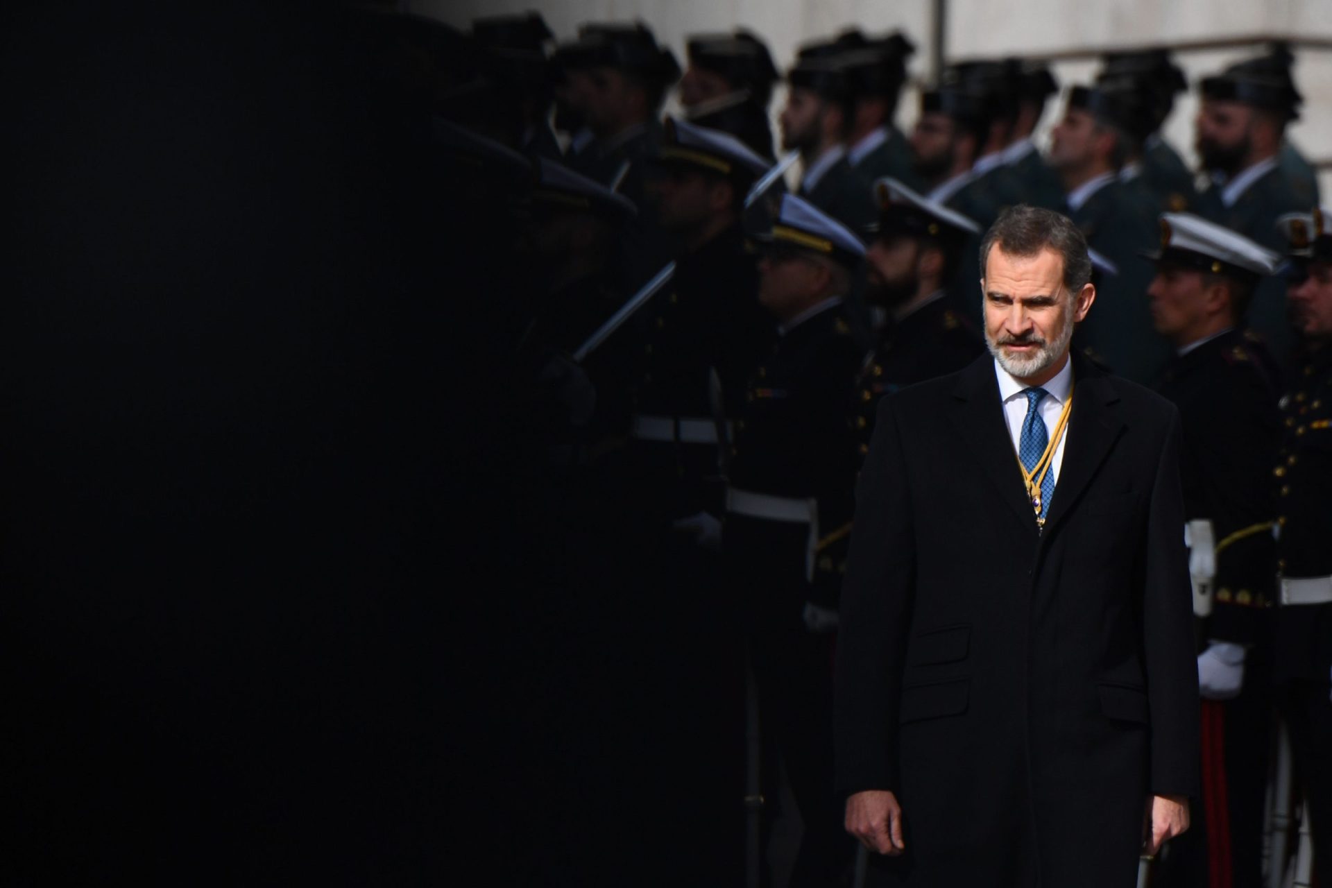 Rei de Espanha em isolamento por contacto próximo com infetado