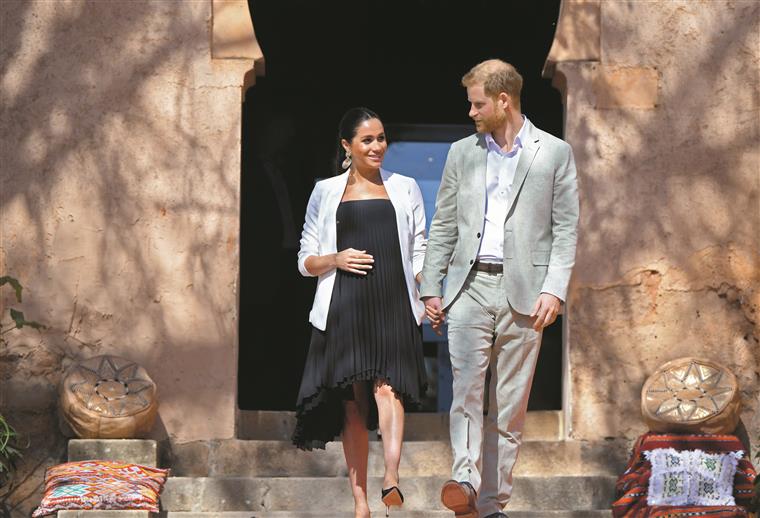 Meghan Markle revela que sofreu aborto em relato emotivo: “Enquanto agarrava o meu primeiro filho, estava a perder o segundo”