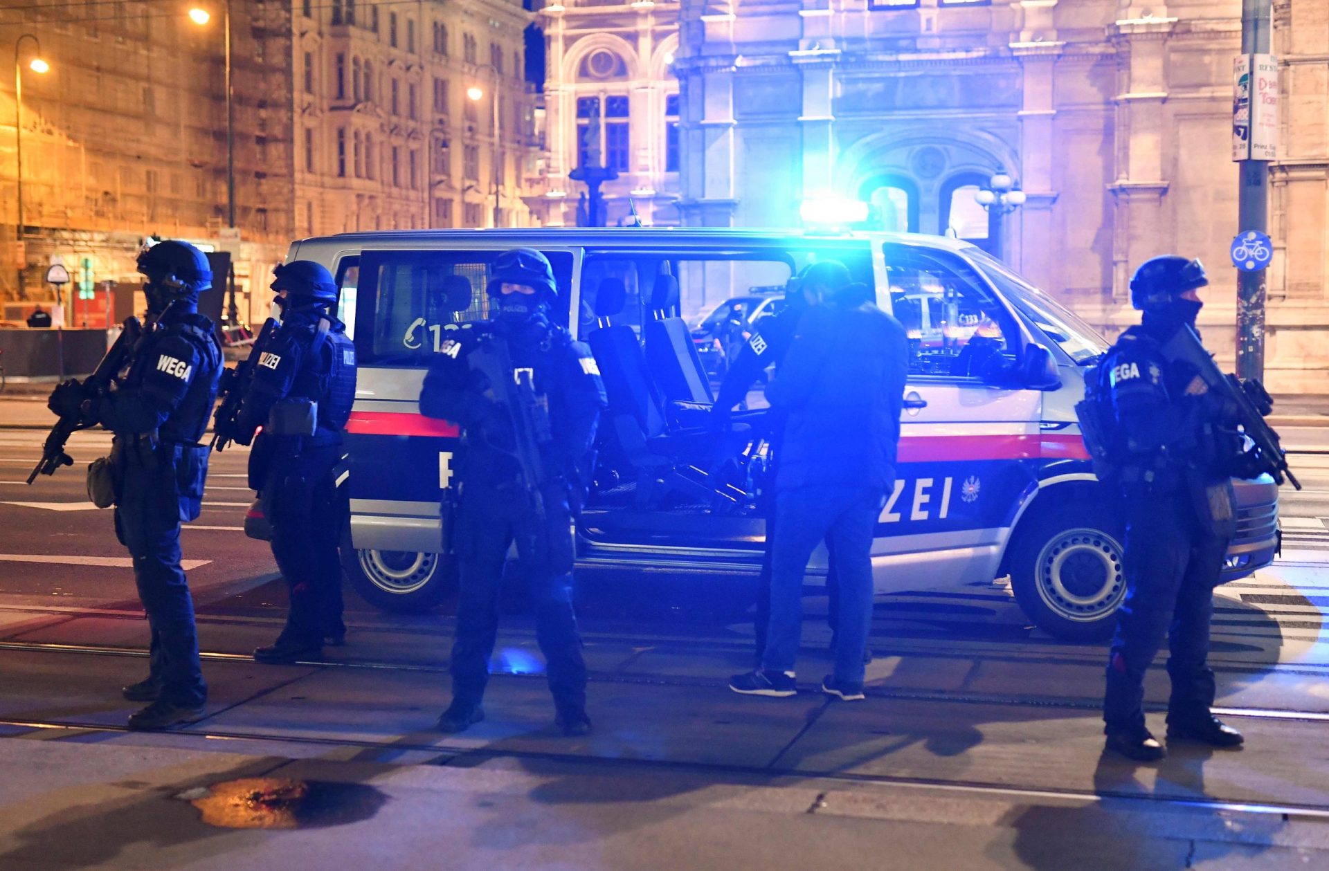 O que é que já se sabe do atacante morto em Viena? Tinha 20 anos e era seguidor do estado islâmico