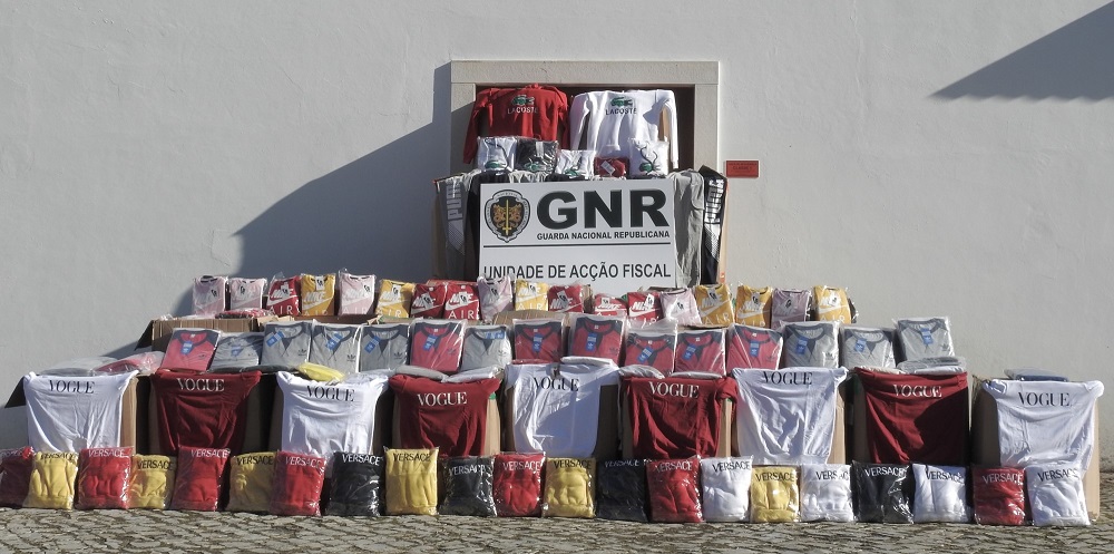 GNR apreendeu mais de 140 mil euros em peças de roupa contrafeitas