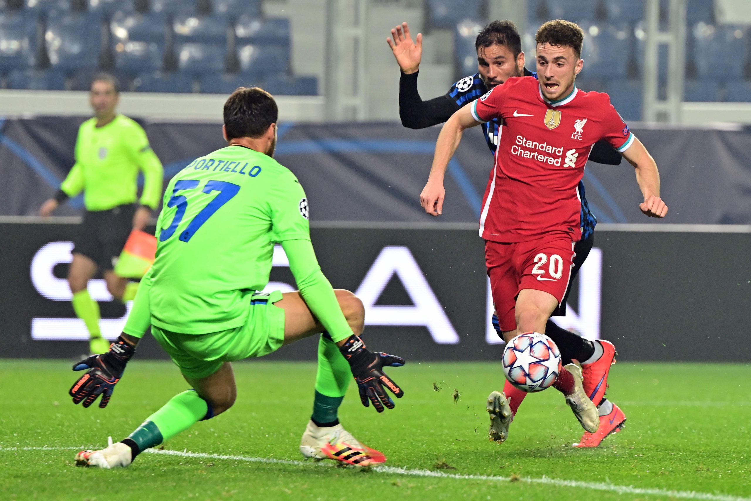 Jota faz hat-trick na goleada (0-5) do Liverpool sobre a Atalanta