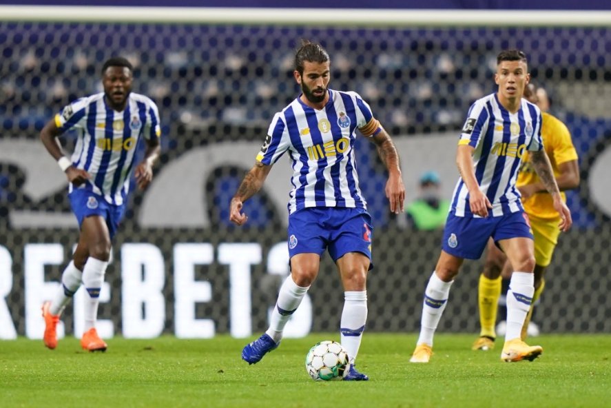 FC Porto vence (3-1) Portimonense com reviravolta