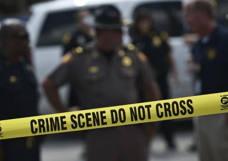 Tiroteio à porta de um bar em Kansas City provoca dois mortos e 15 feridos