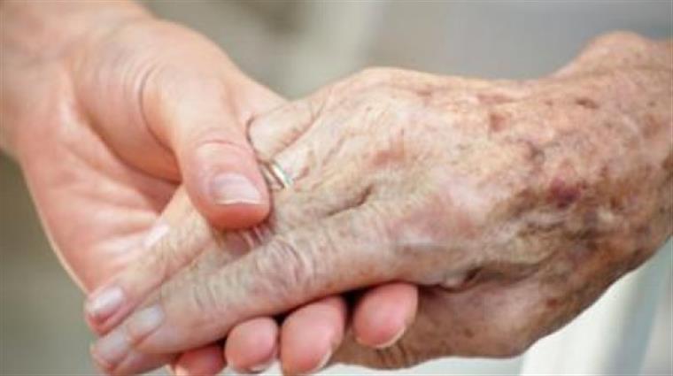 Mulher de 105 anos sobrevive à covid-19
