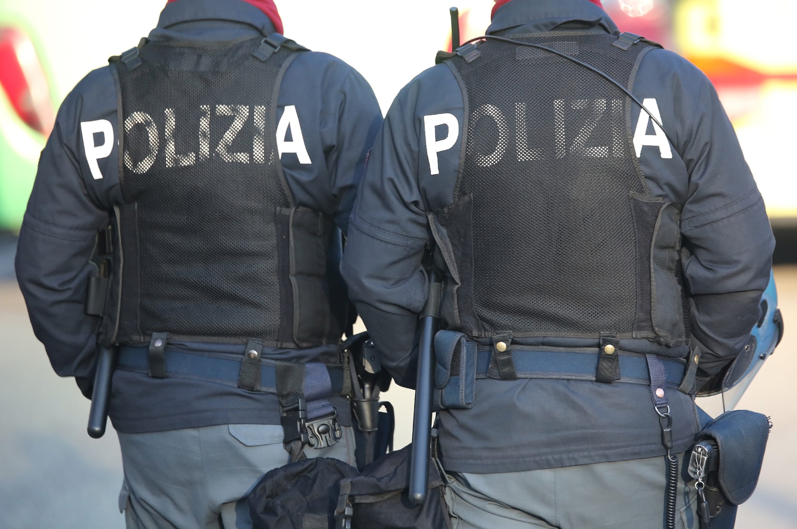 Autoridades italianas desmantelam rede de pornografia infantil com 432 membros