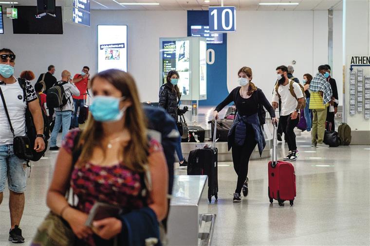 Passageiros que viajem da Suíça para Portugal já não terão de cumprir quarentena no regresso