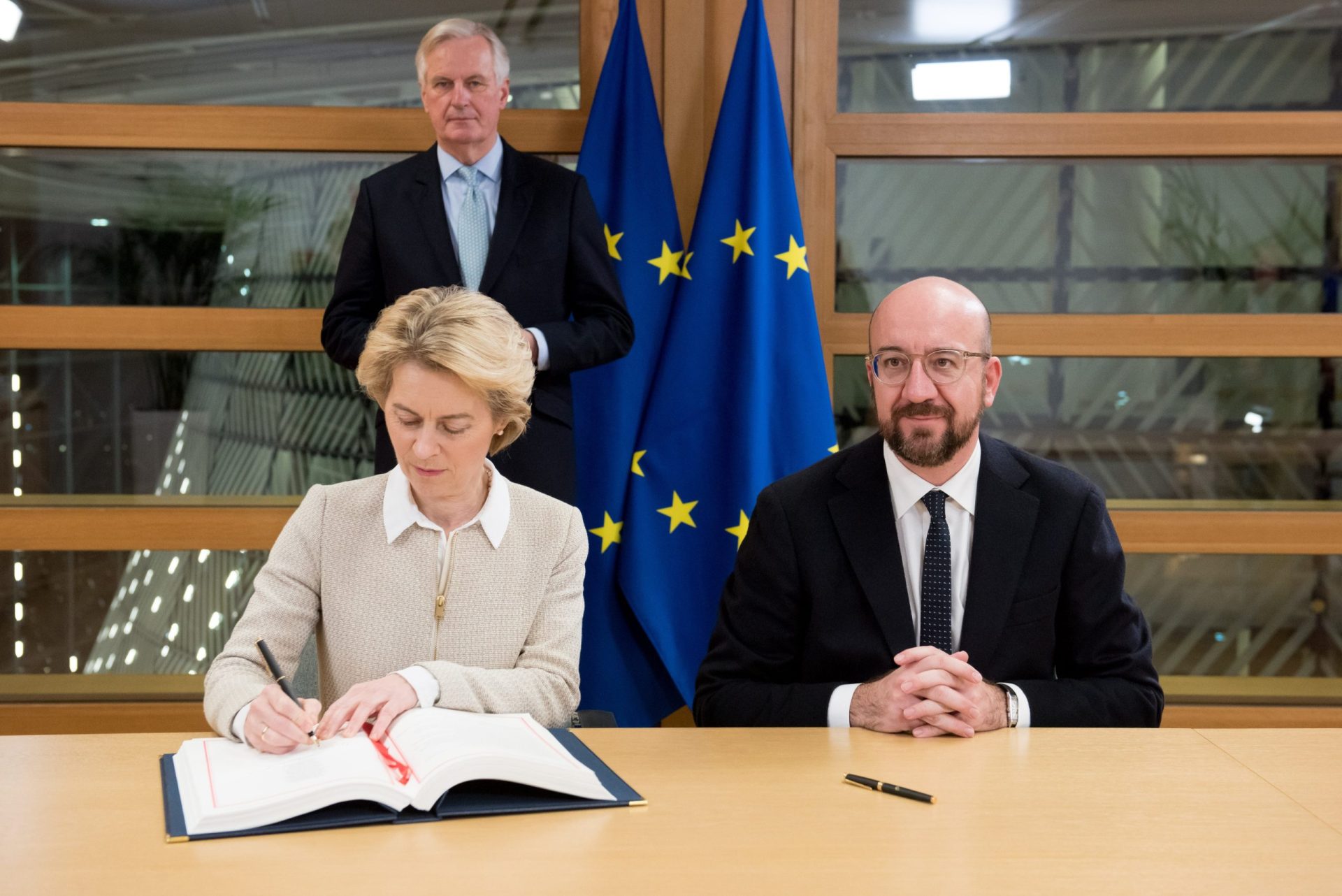Comissão e Conselho Europeu formalizam Acordo do Brexit