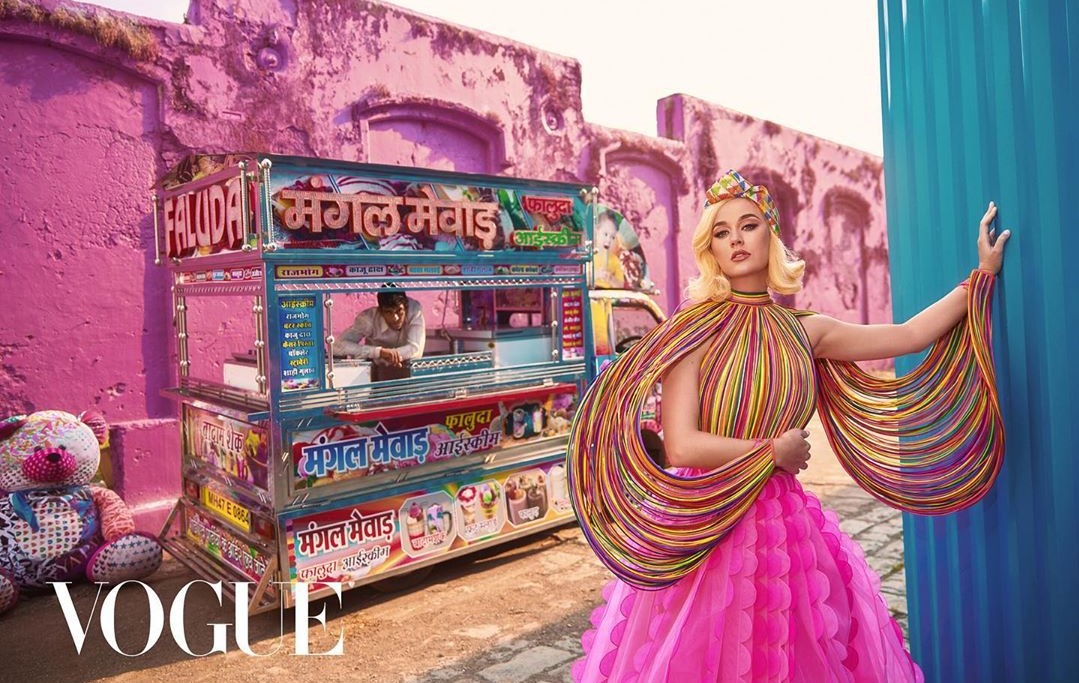 Katy Perry fala sobre saúde mental na edição de janeiro da Vogue Índia