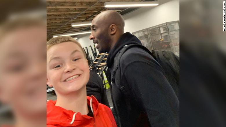 Última fotografia de Kobe Bryant pode ser uma selfie com um fã