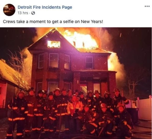 Bombeiros geram polémica depois de tirarem fotografia em frente a casa em chamas