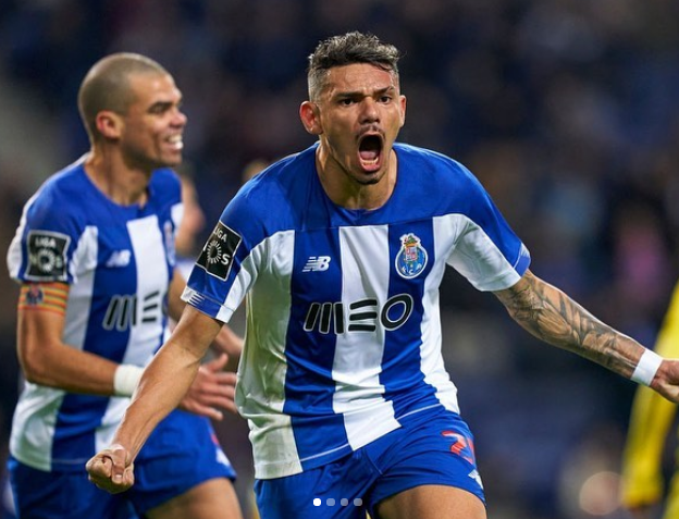 Sporting-FC Porto. Soares faz o 2-1 para o dragão de cabeça (com vídeo)