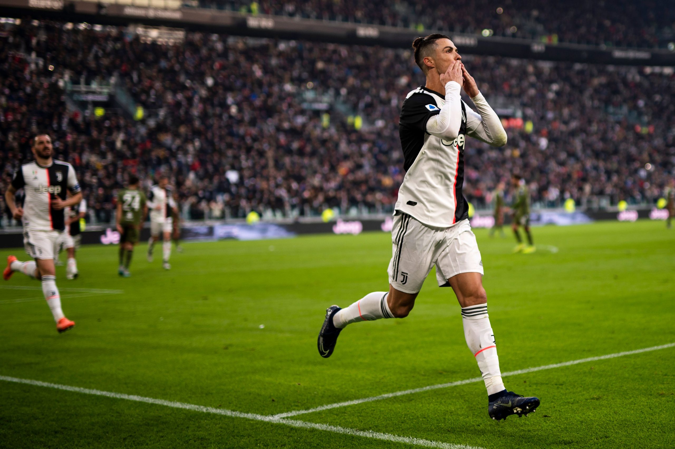 Cristiano Ronaldo aponta hat-trick e começa o ano a brilhar | Vídeo