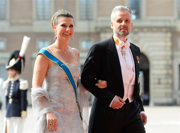Princesa da Noruega quebra silêncio após morte do ex-marido: “Há um vazio onde tu estavas”