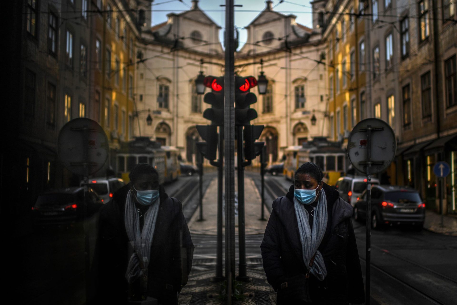 Pandemia com &#8220;tendência estável&#8221; em Portugal, mas &#8220;crescente&#8221; em idosos com mais de 80 anos