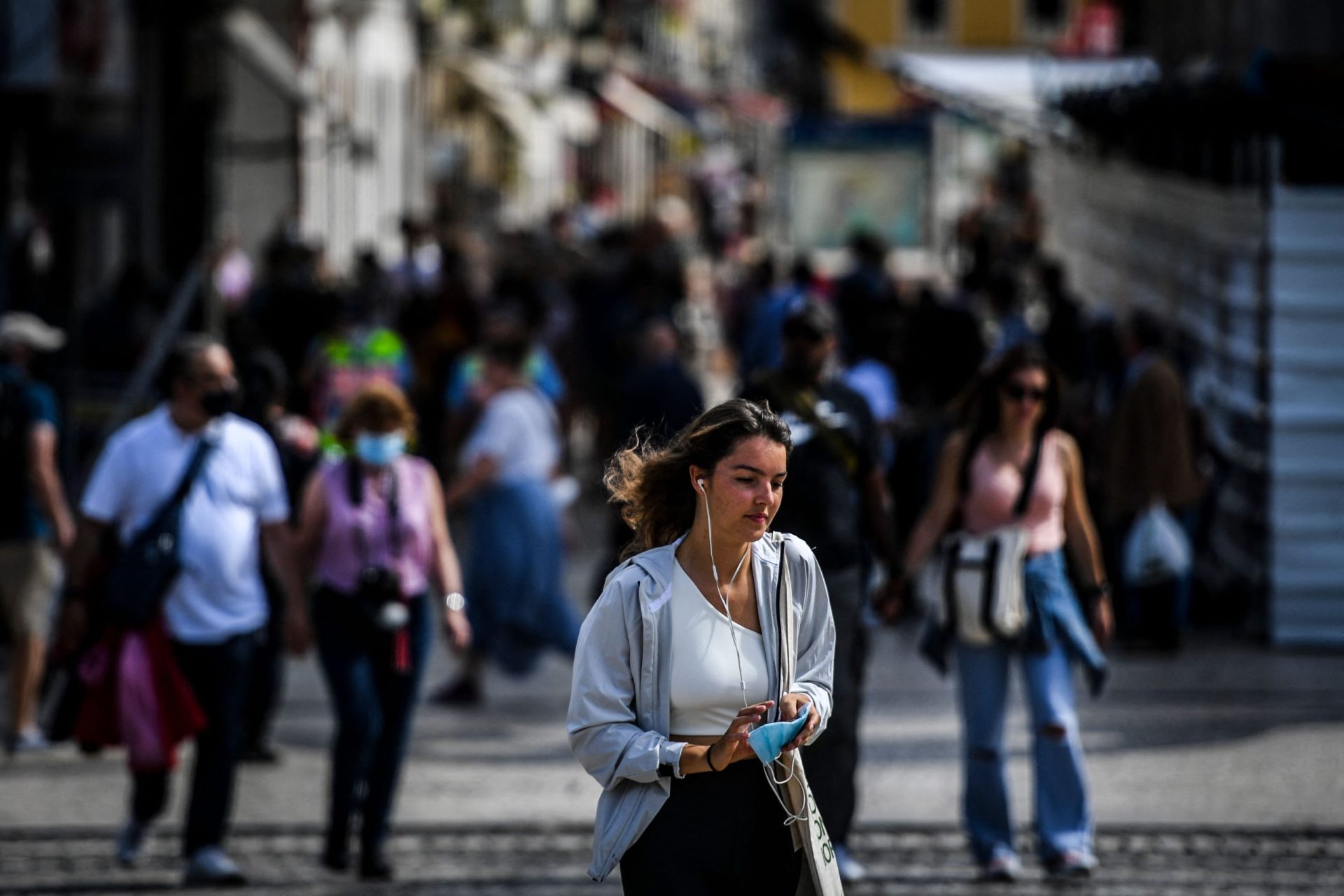 Pandemia em Portugal com “tendência decrescente”