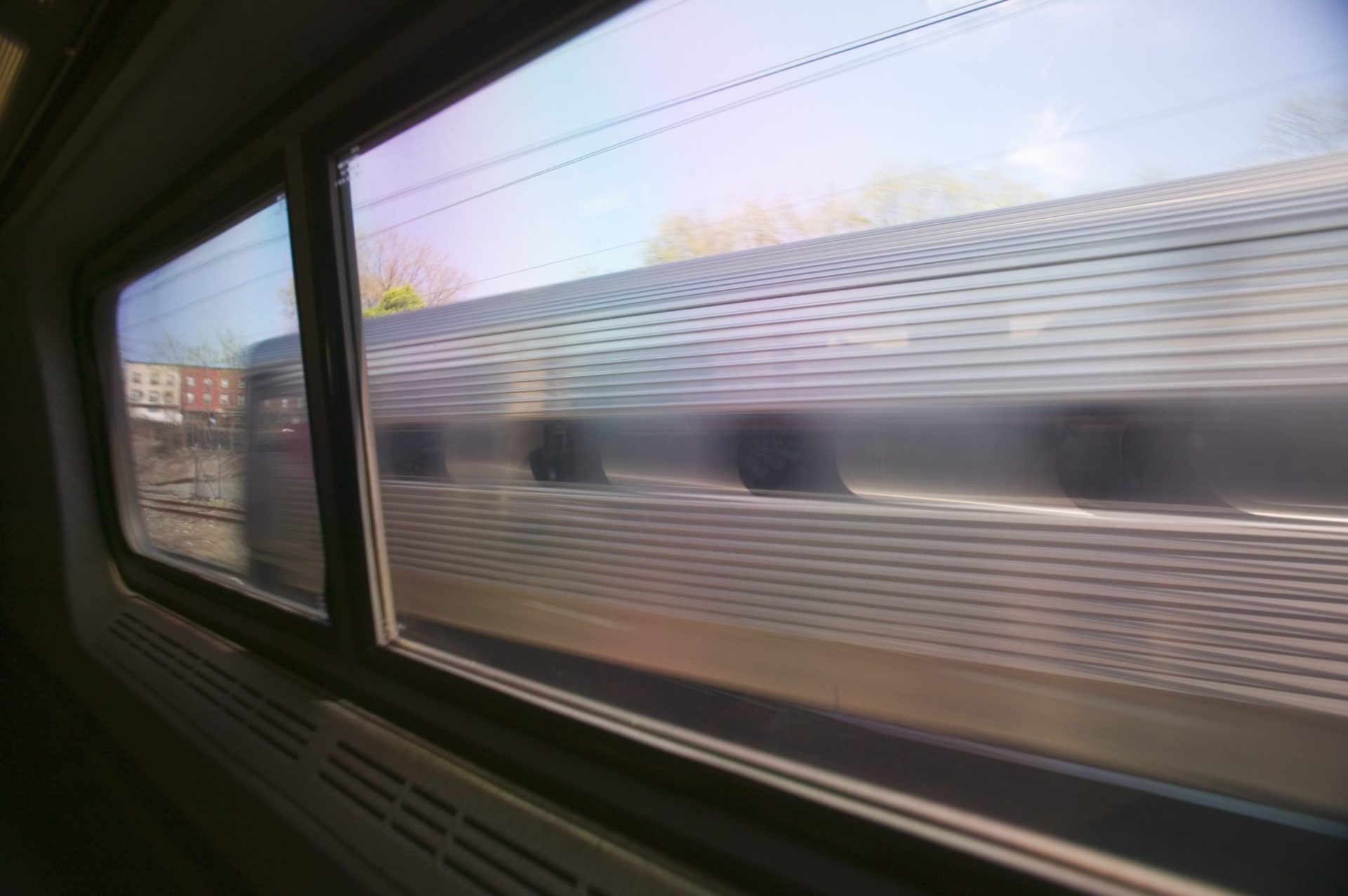 Mulher foi violada em comboio enquanto outros passageiros assistiram sem fazer nada: “Quem permite que algo assim aconteça?”
