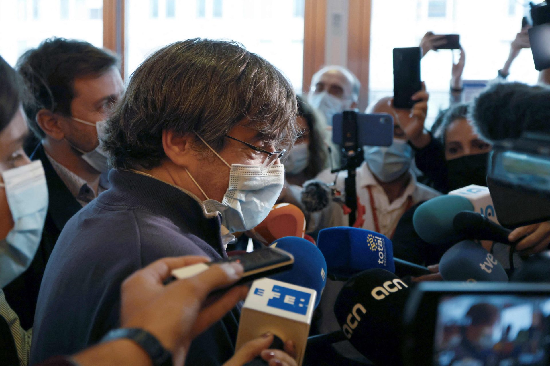 Puigdemont já chegou à Sardenha para se apresentar em tribunal