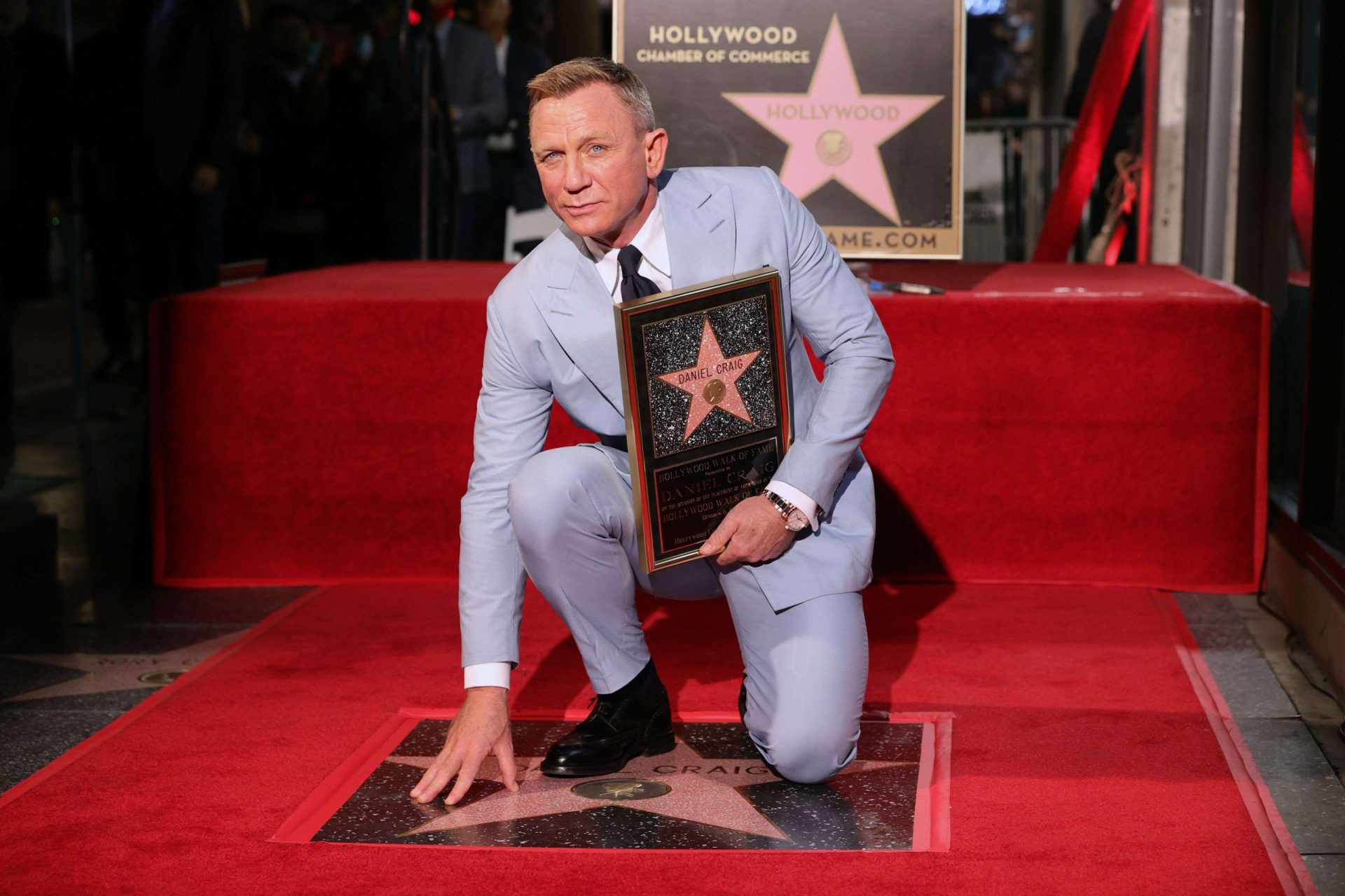 Daniel Craig homenageado com estrela no Passeio da Fama