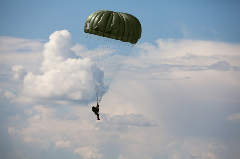 Paraquedista alemão sofre ferimentos graves após queda durante exercício militar em Abrantes