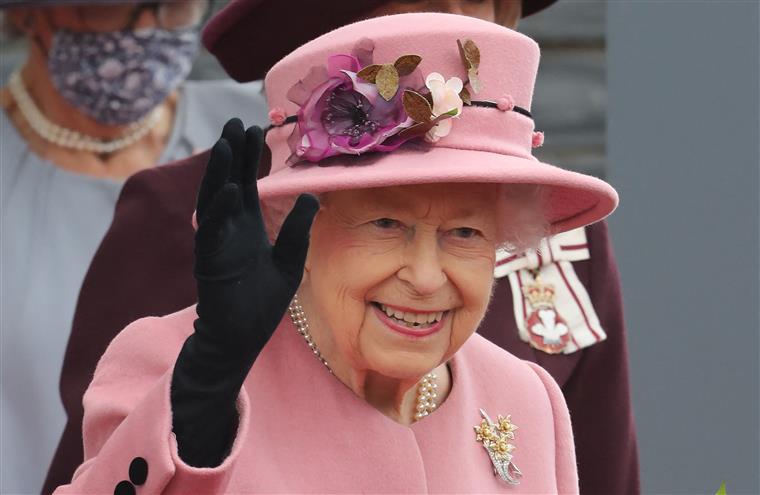 Rainha Isabel II falha evento devido a condições de saúde