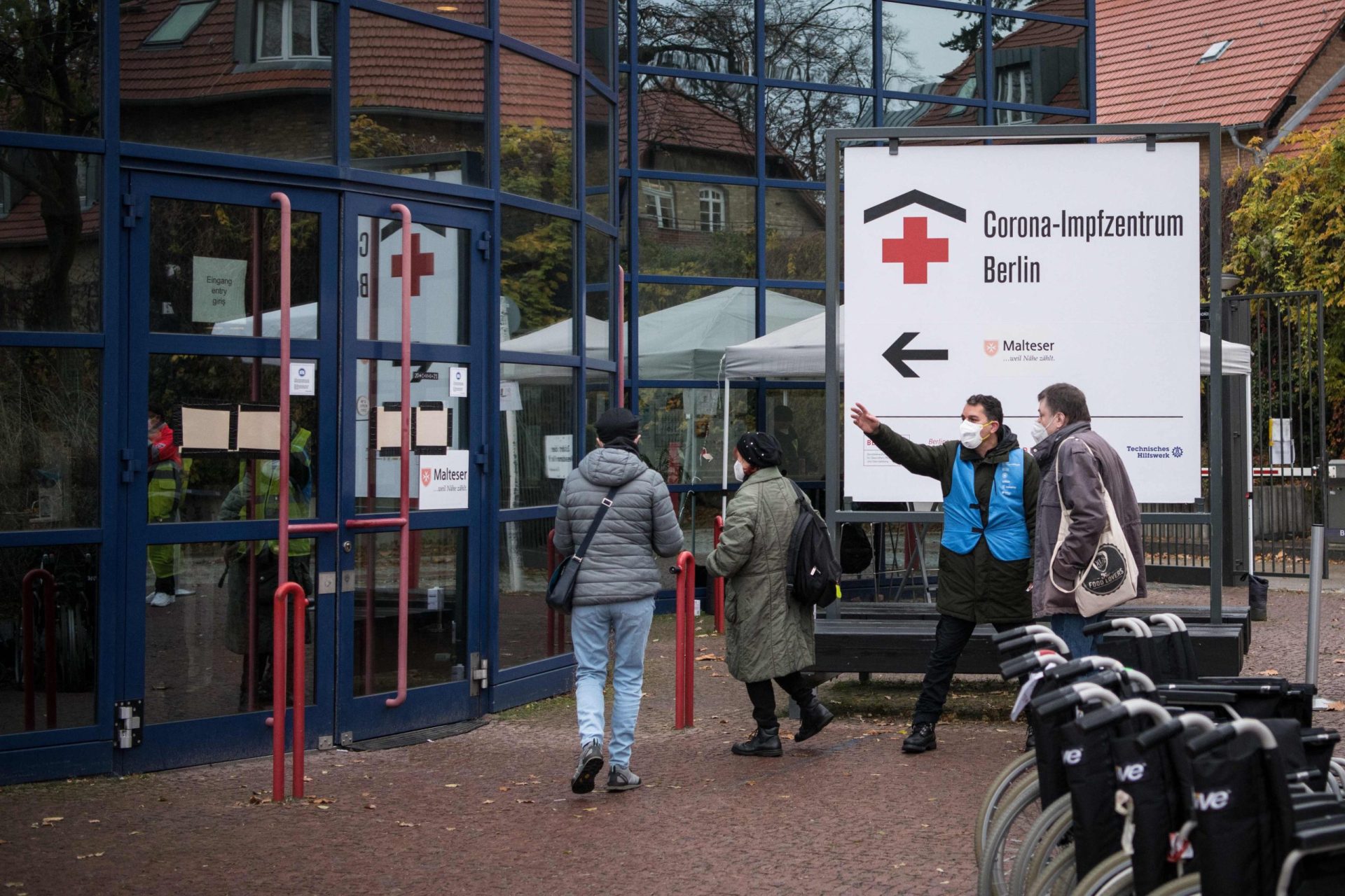 Aumento de casos de covid-19 na Alemanha obriga a transferência de doentes para países vizinhos