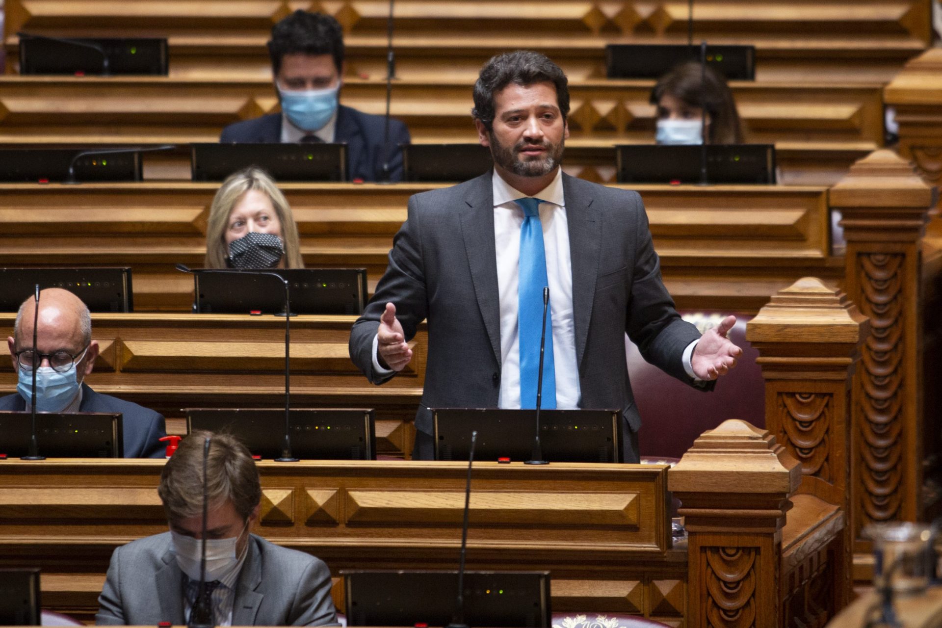 Ventura recua na retirada de apoio ao Governo dos Açores, assumindo-se em concordância com deputado regional