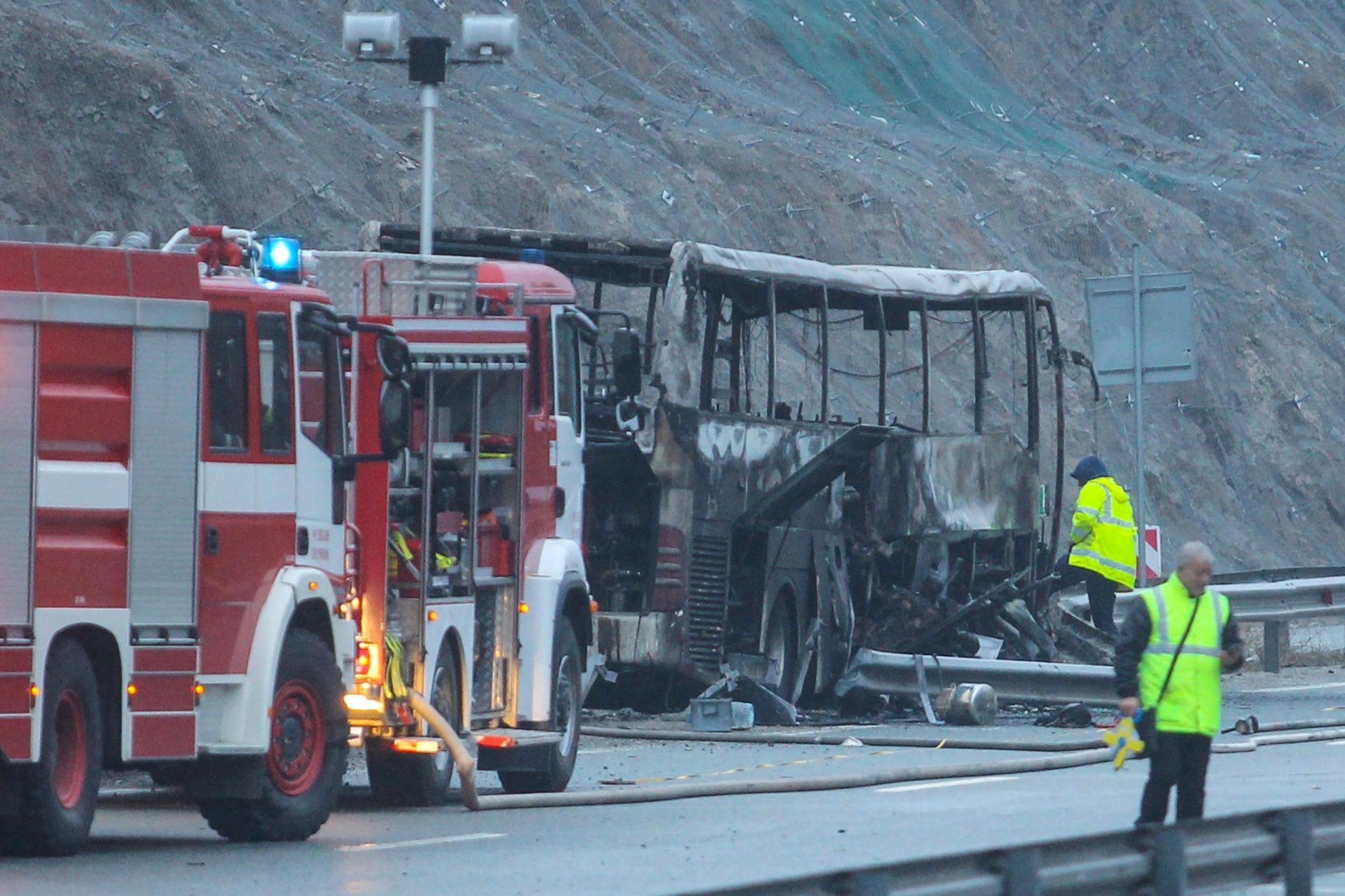 Autocarro que ardeu na Bulgária transportava cerca de 30 mil foguetes