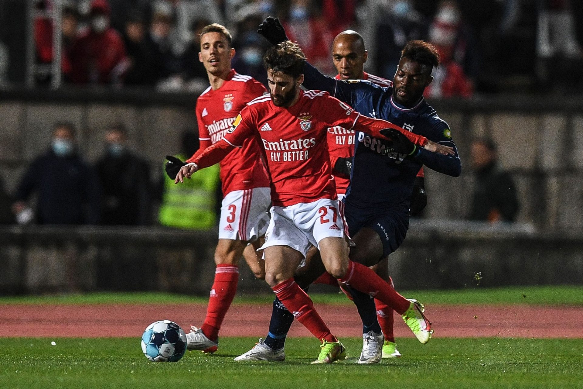 Belenenses SAD-Benfica termina no início da segunda parte por falta de jogadores