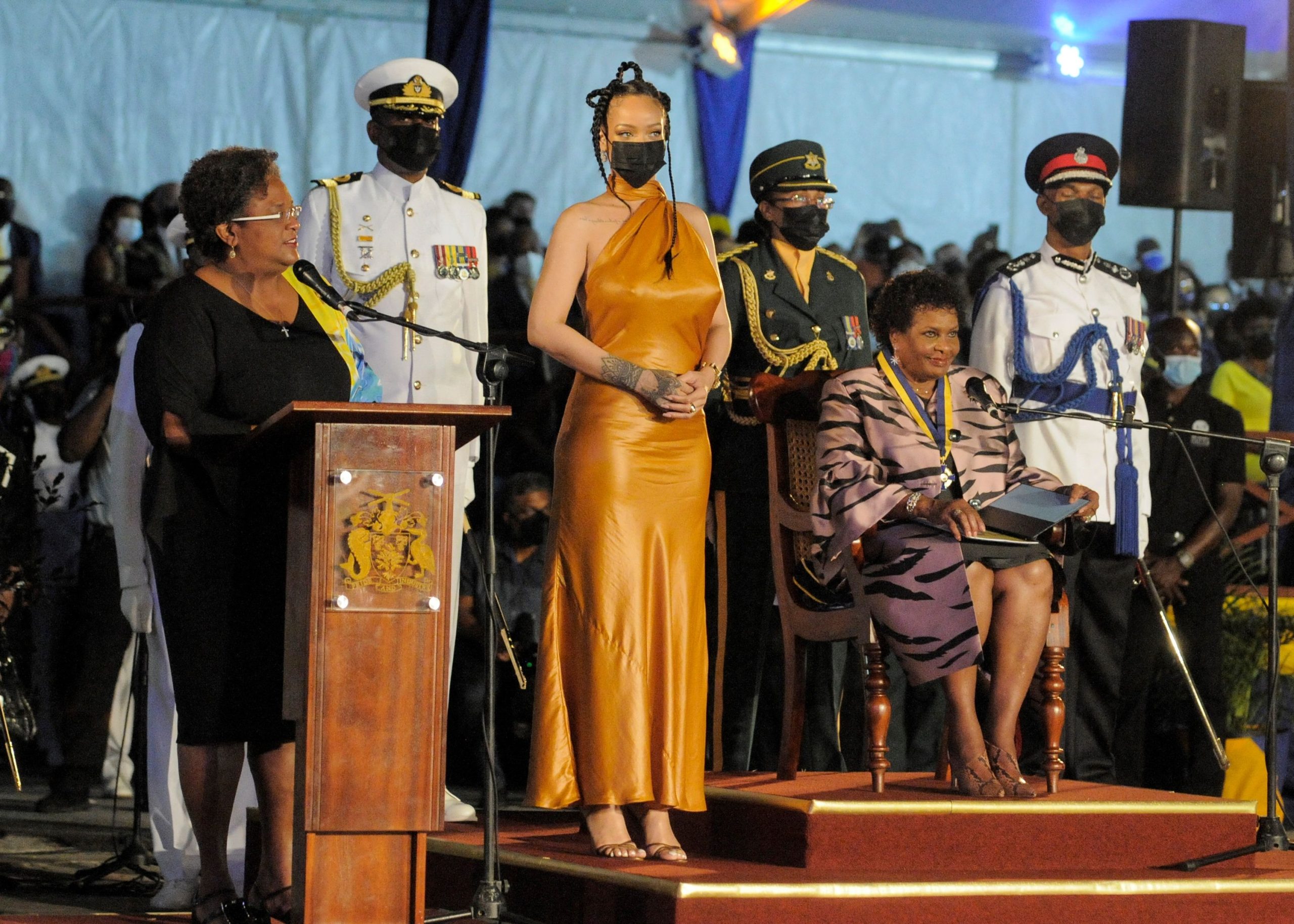 Barbados já não tem Rainha, mas tem Rihanna. Cantora foi nomeada ‘heroína nacional’ da mais nova República do mundo