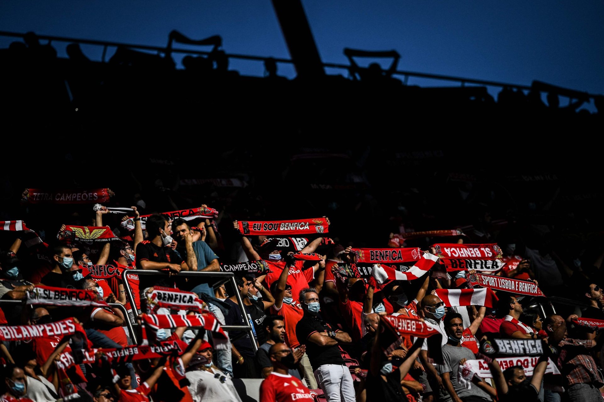 Benfica responde a Sporting e diz que bilhetes foram colocados &#8220;atempadamente&#8221; à disposição do clube