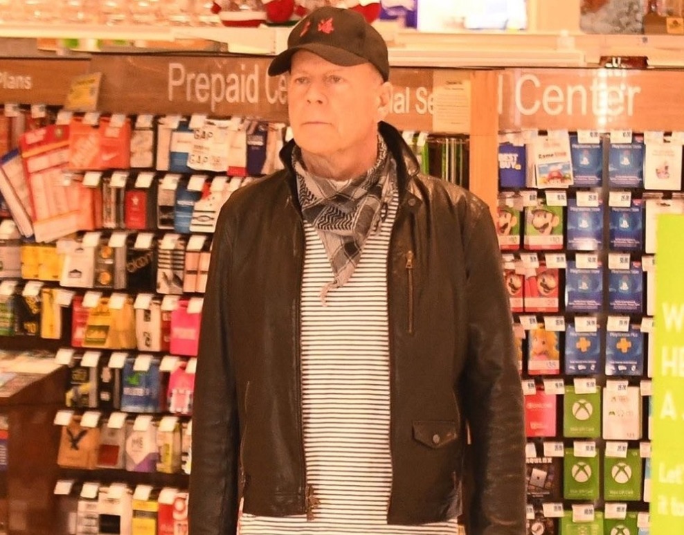 Bruce Willis obrigado a sair de uma loja por se recusar a usar máscara