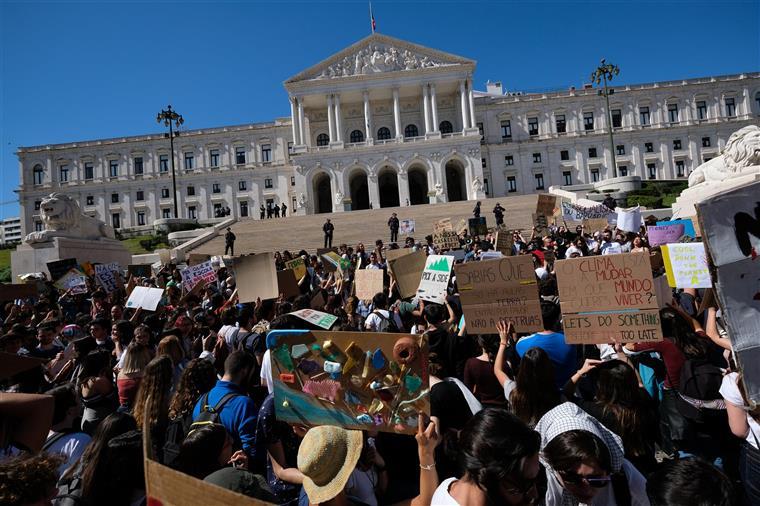 Ativistas climáticos voltam a protestar a 19 de março