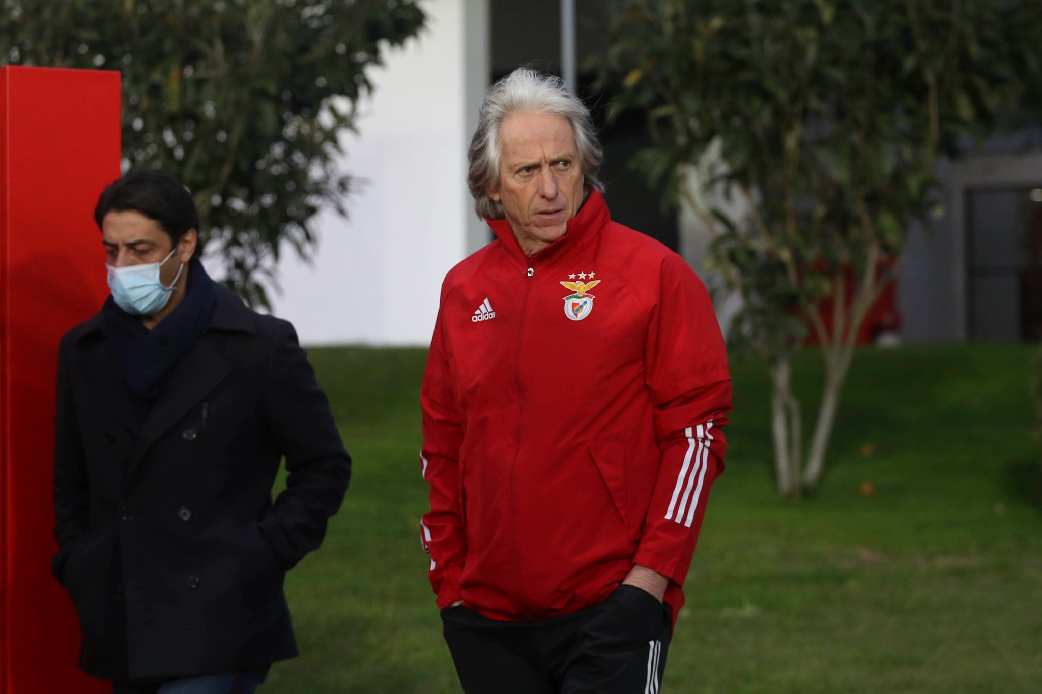 Benfica cancela conferência de imprensa de Jorge Jesus devido aos casos de covid-19